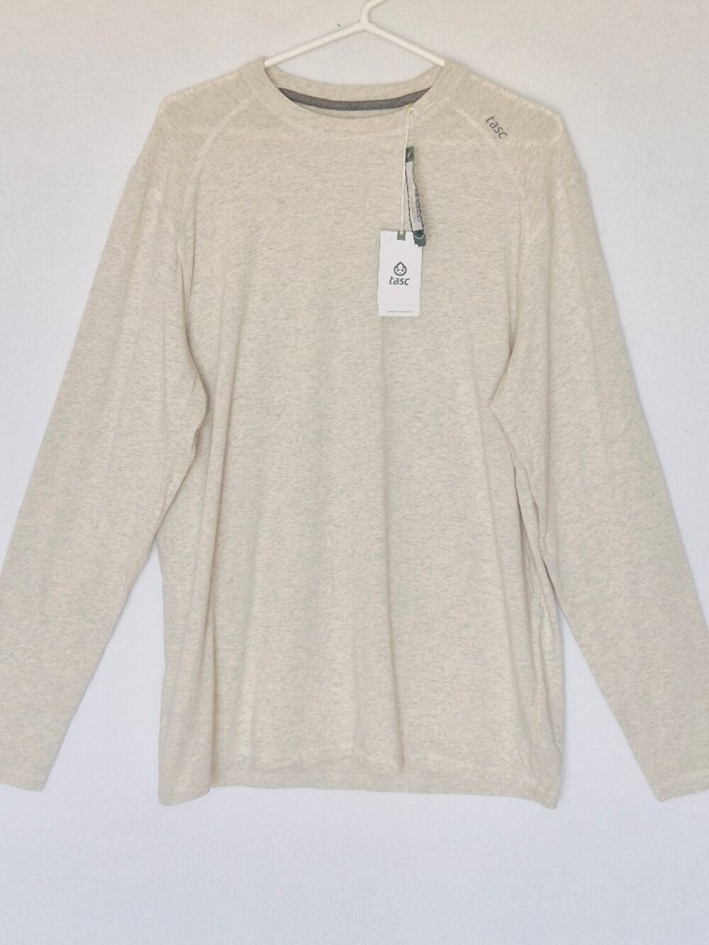 NEW Tasc Performance Carrollton Fitness Long Sleeve T-Shirt Light Grey